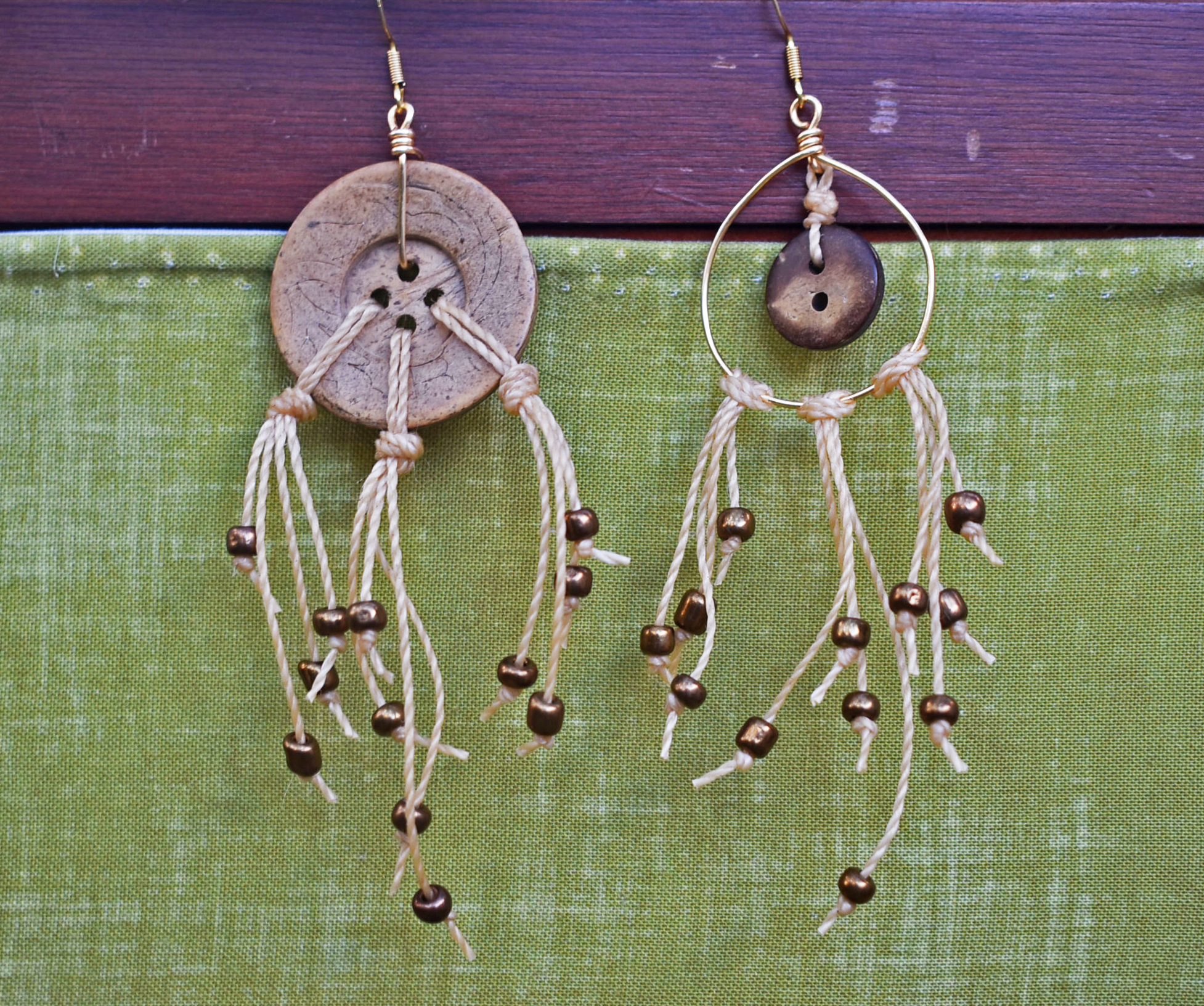 DSC_0819 button stringy earrings.