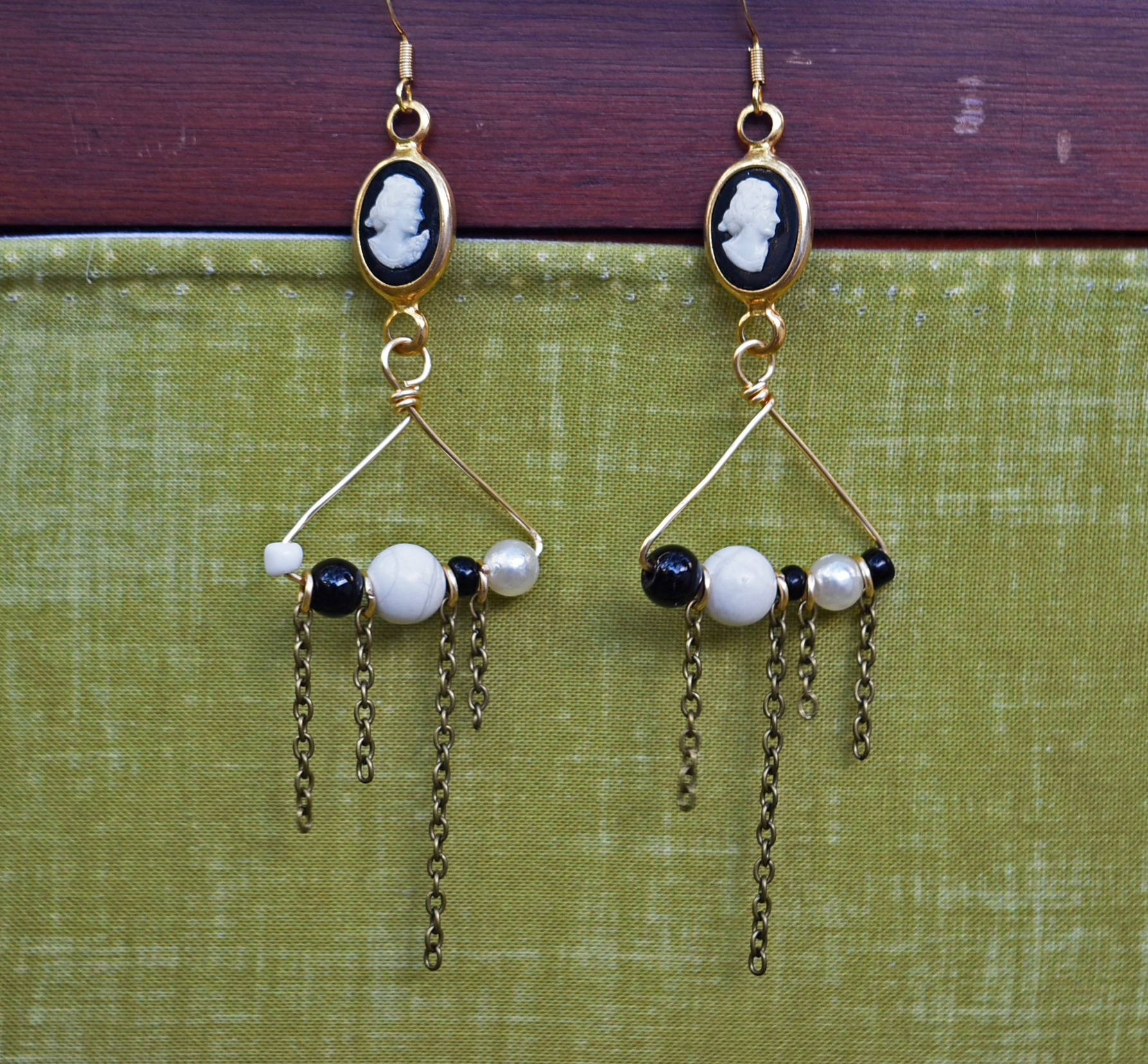 DSC_0822 classy earrings product shot