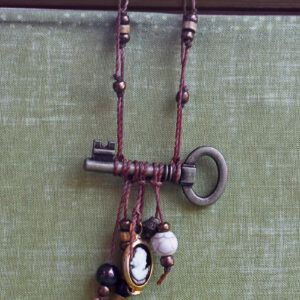 key necklace product shot